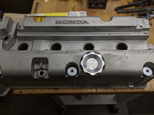 Load image into Gallery viewer, Juliet Oil Cap